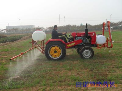 田諾牌懸掛式噴藥機 高效精準的農(nóng)田植保利器